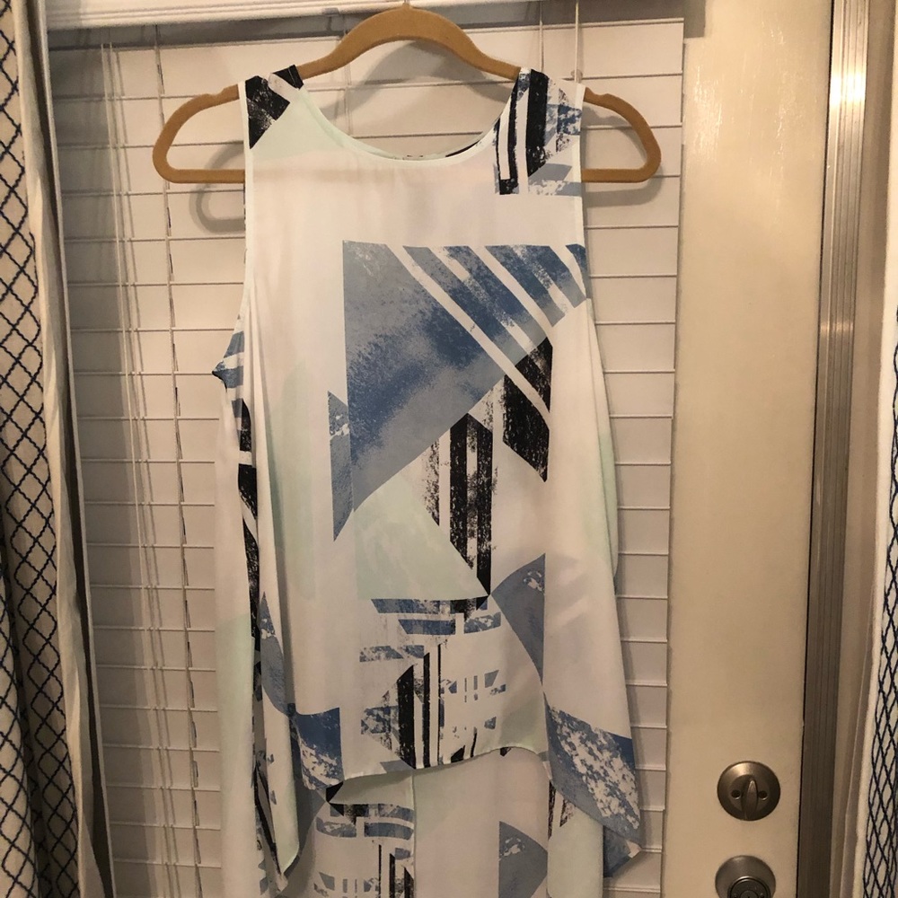 Vince Camuto high low shirt